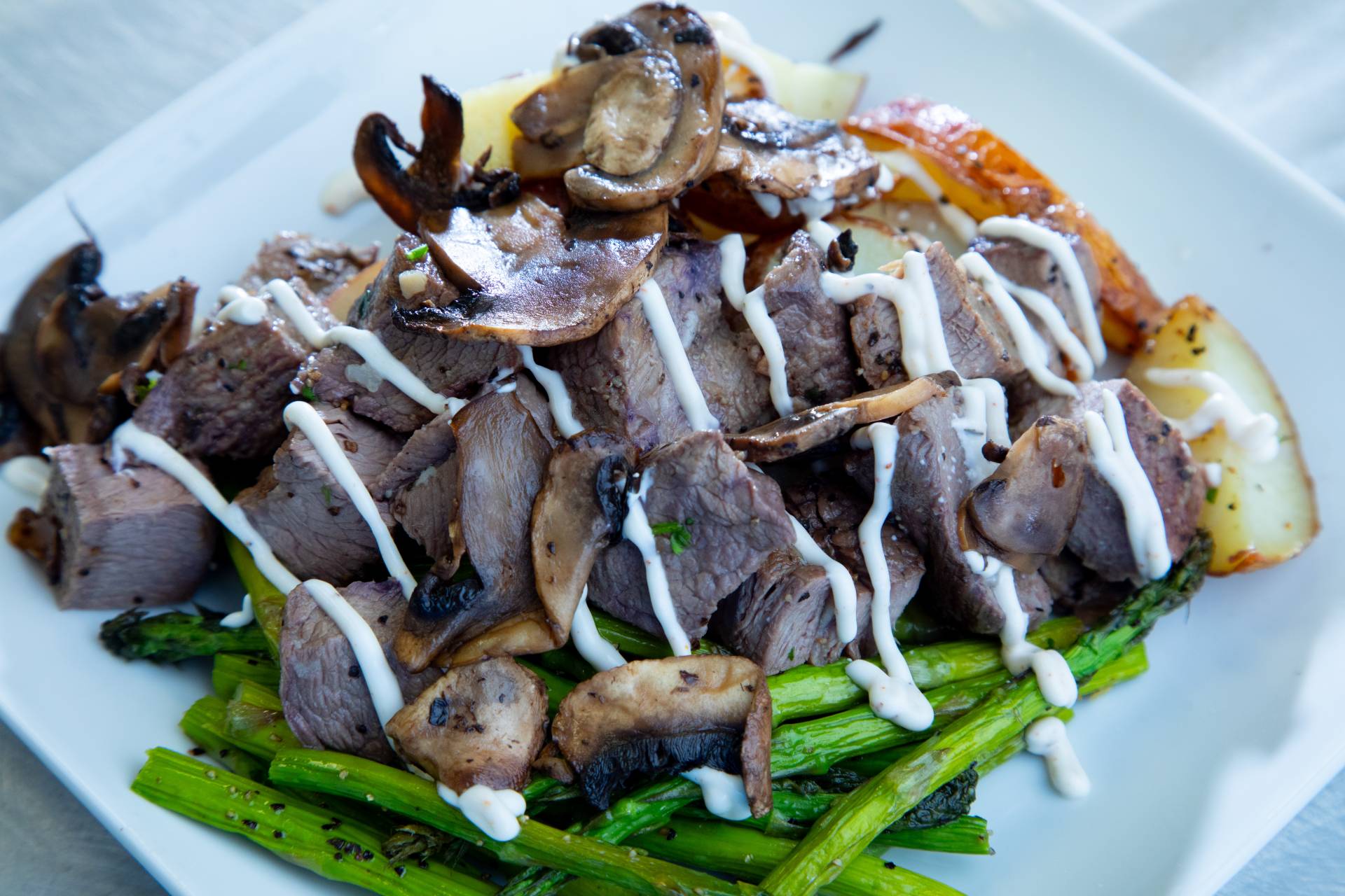 Garlic Aioli Steak Bowl